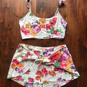 Cotton Candy two piece island flower set.